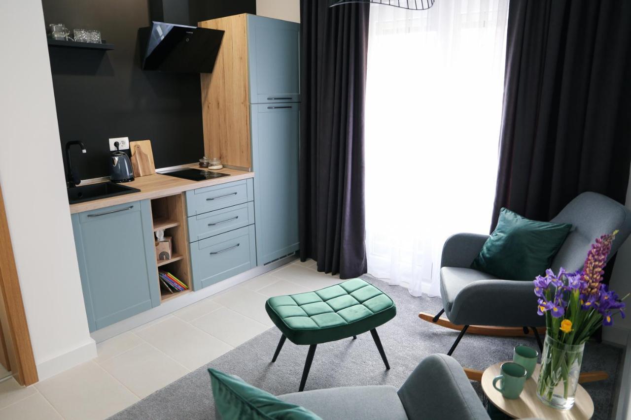 Flora Studio Apartments Кореница Экстерьер фото