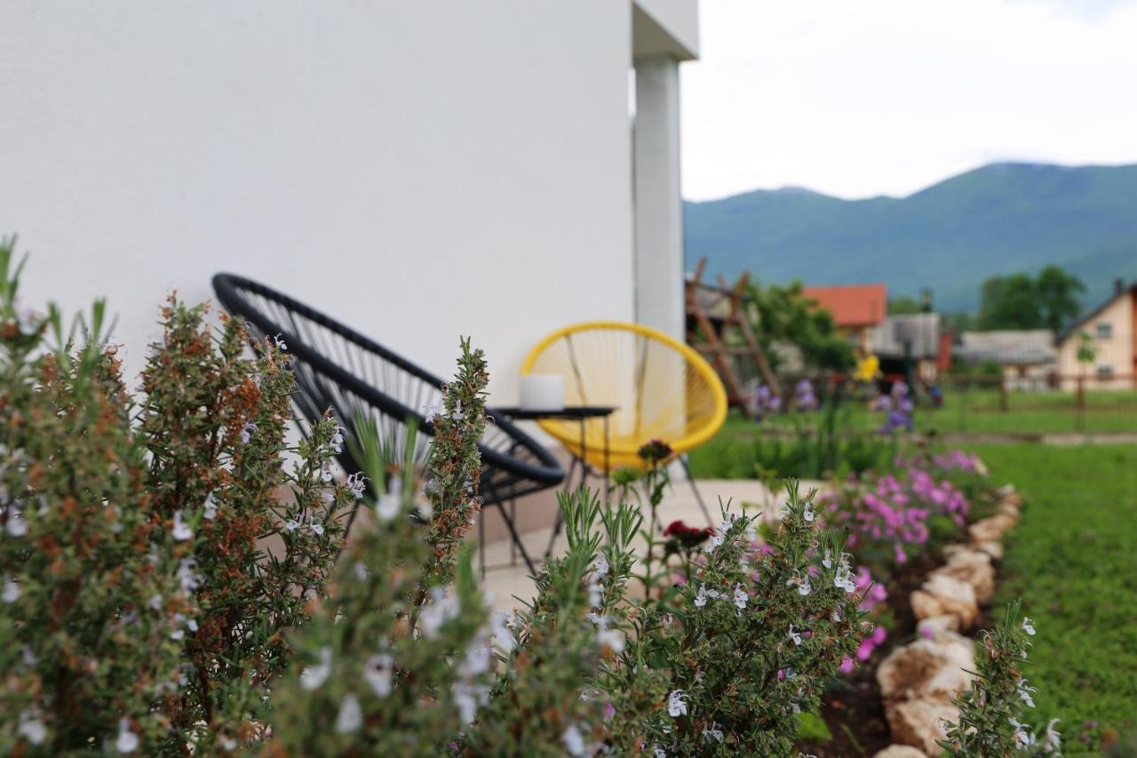 Flora Studio Apartments Кореница Экстерьер фото