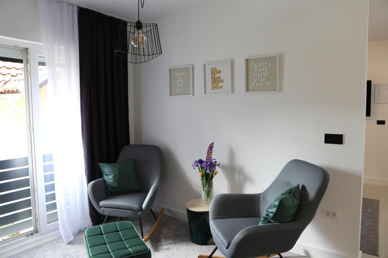 Flora Studio Apartments Кореница Экстерьер фото