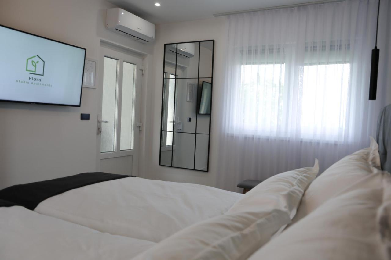 Flora Studio Apartments Кореница Экстерьер фото
